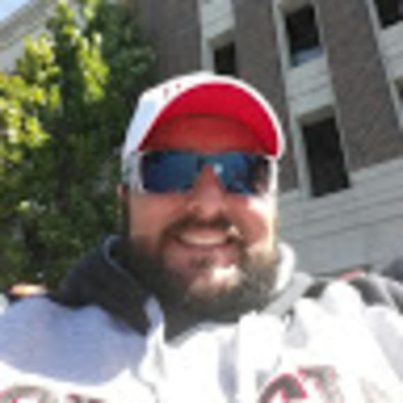 Meet your Posher, Javier - Picture 1 of 1